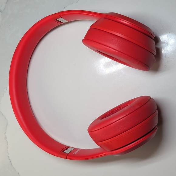 Beats Solo 3 Wireless by Dre Red On-Ear Headphones - Picture 10 of 16